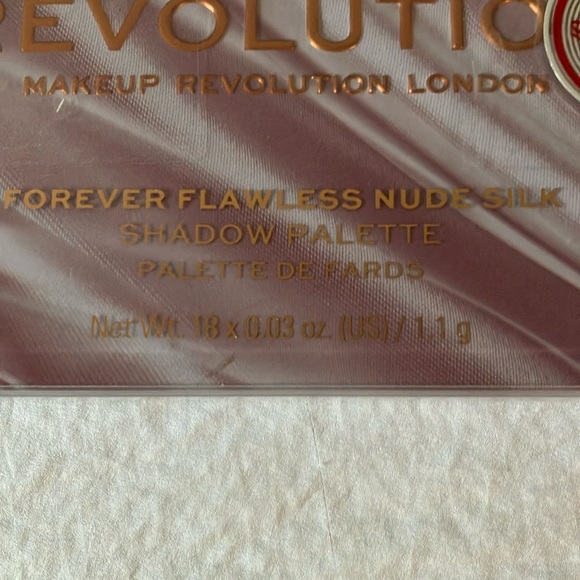 Revolution: Makeup Revolution Forever Flawless Palette- Nude - Picture 7 of 16